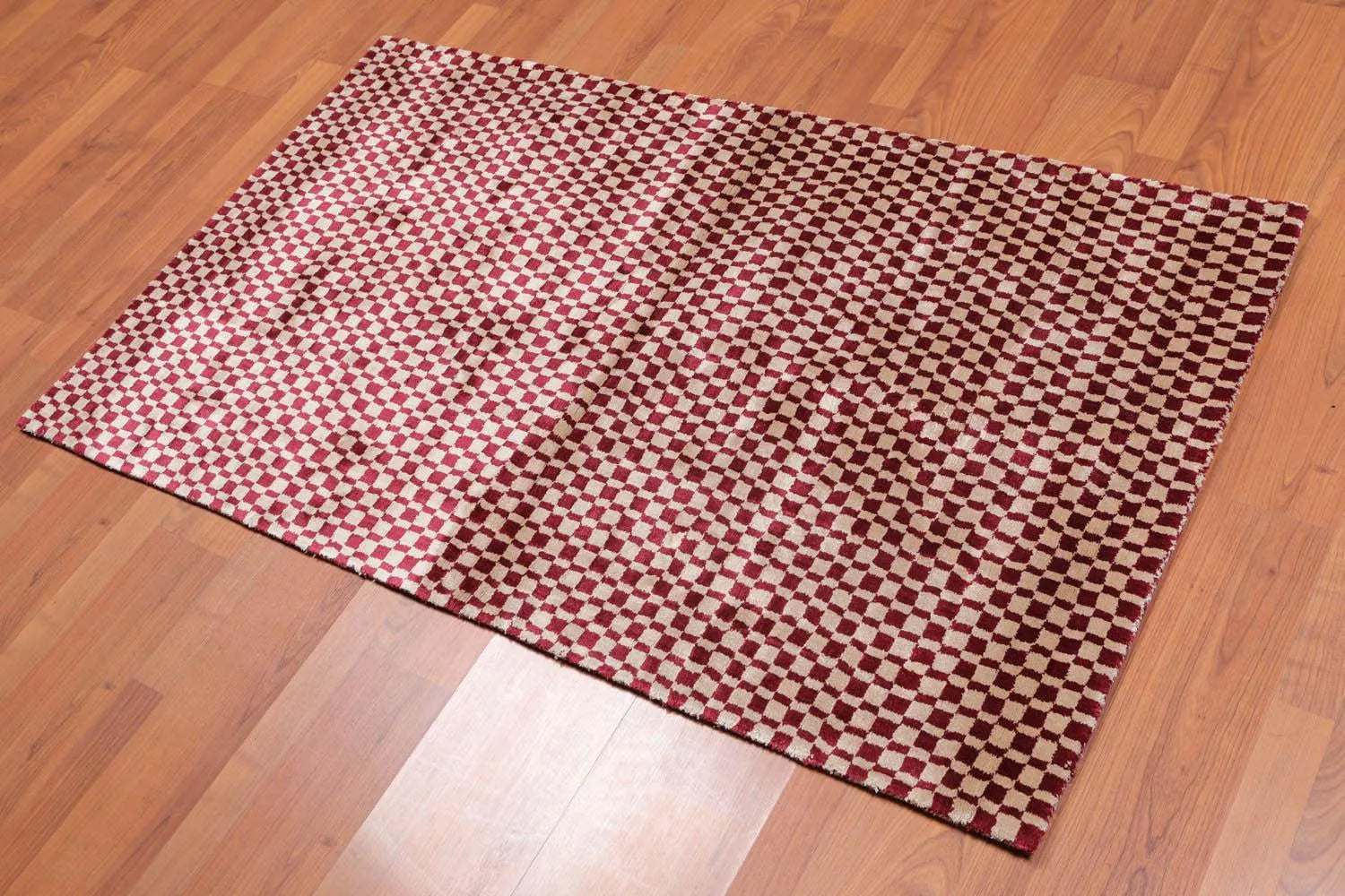 3 x 5 Hand Tufted Bamboo Silk Oriental Area Rug Cranberry, Beige Color