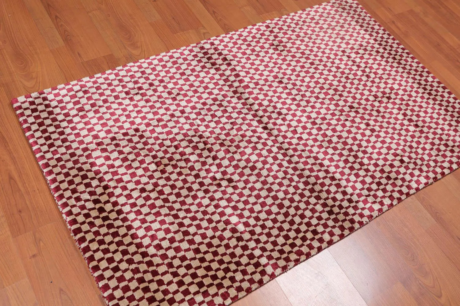 3 x 5 Hand Tufted Bamboo Silk Oriental Area Rug Cranberry, Beige Color